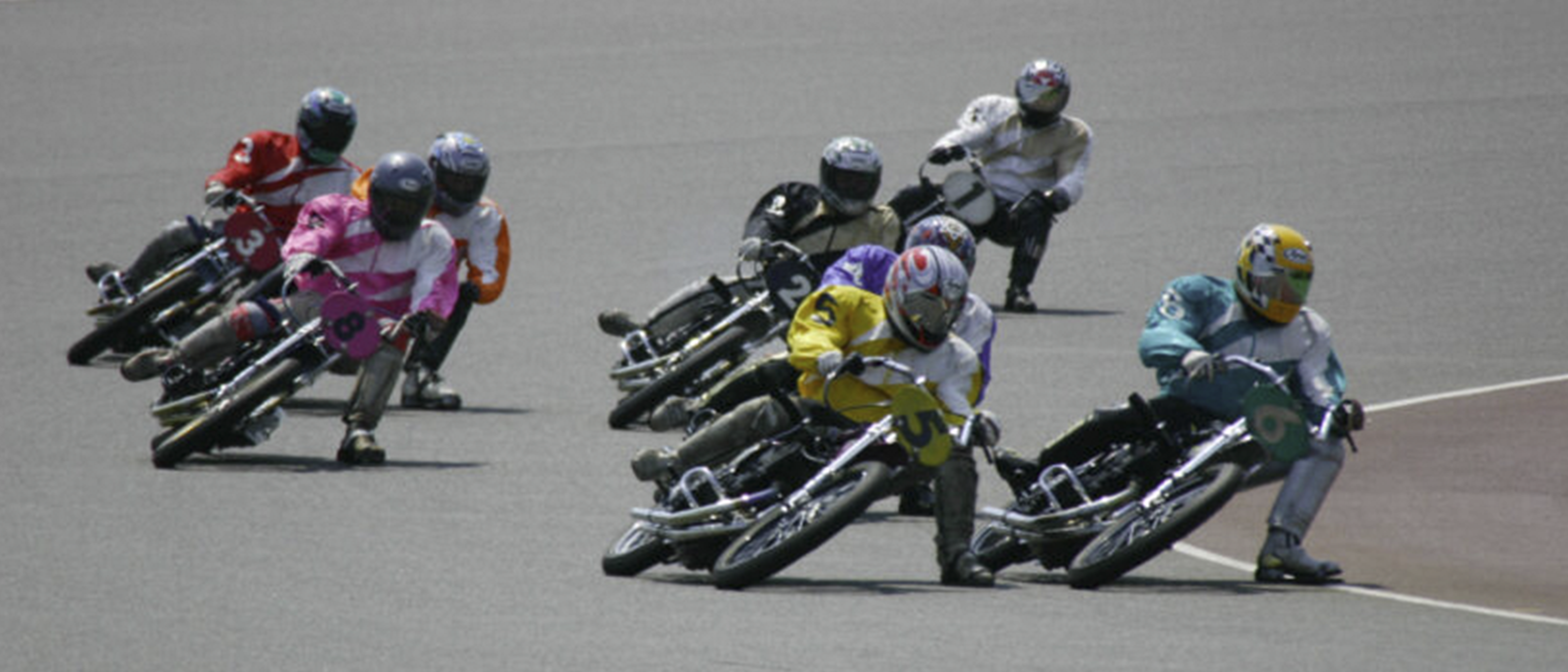 Velocidad, yakuza y óvalos de asfalto